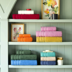 TOALLA ROSTRO BELLY LISO 50 X 80 CM 450 GR</br> <font color="grey", font size="1">MARCA: ARCO IRIS</br>CÓDIGO: AITOA</font>